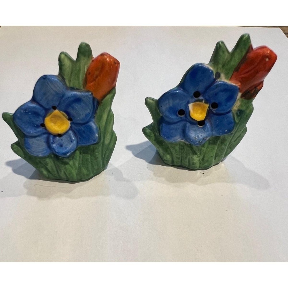 Vintage Flower Salt &β Pepper Shakers Made in Japan